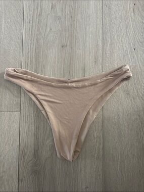 Neutral Nude Scoop Bikini Bottom - Women